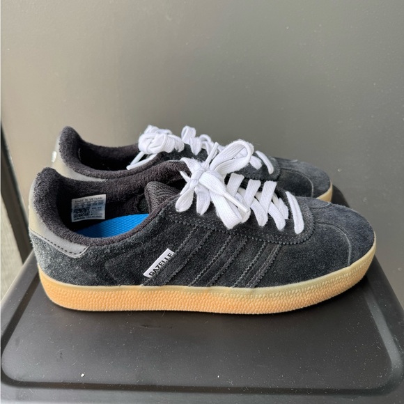 Adidas Originals NIB Gazelle Adv Black Suede Sneakers - Picture 4 of 13